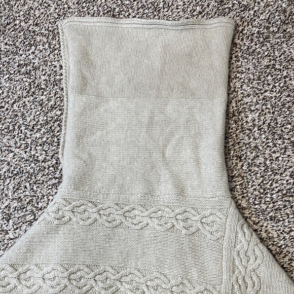 Wool/Cashmere Elegant Cowl Neck Cable Knit Poncho - Oatmeal From Italy - Picture 4 of 7